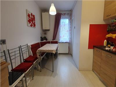 Apartament cu 3 camere Tudor str Cutezantei etaj 2 mobilat si utilat.