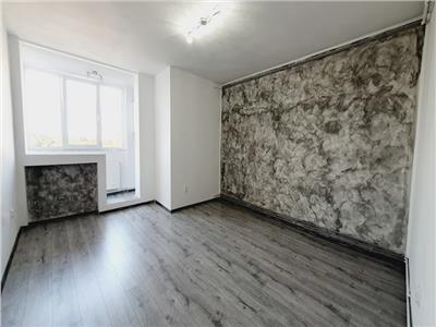 Apartament cu 1 camera Aleea Carpati recent renovat.
