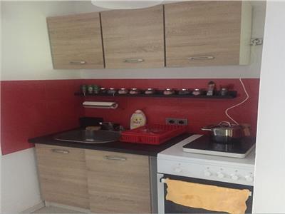 Apartament cu 3 camere Tudor str Cutezantei etaj 2 mobilat si utilat.
