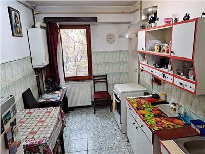 Apartament 3 camere, 2 bai Tudor Str. Infratiri etaj 1