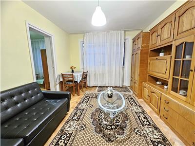 Apartament 3 camere zona Dambul Pietros etaj 3