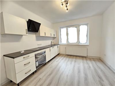 Apartament 3 camere etaj 2 zona 22 Dec. - UMFST