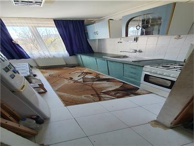 Vanzare apartament 3 camere Balcescu etaj 3 din 4