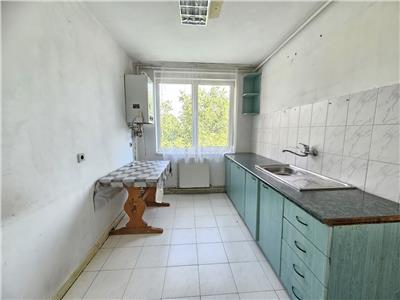 Vanzare apartament 3 camere Balcescu etaj 3 din 4