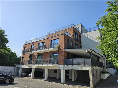 Apartament 2 camere bloc nou, Central cu parcare privata