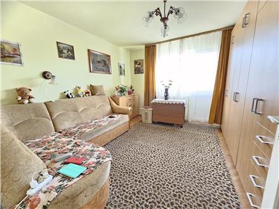 Apartament cu 3 camere cartier Dambul Pietros