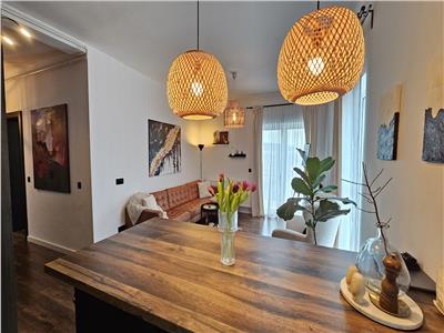 Apartament 3 camere - penthouse pe doua nivele zona Unirii.