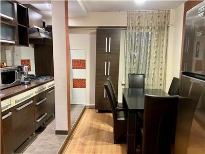 Apartament 3 camere zona Tudor etaj 6 din 8
