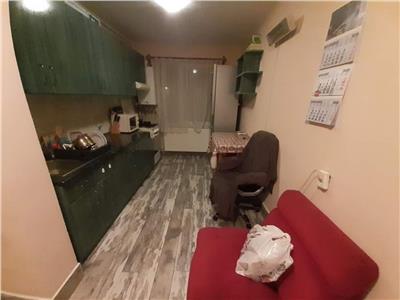 Apartament cu 2 camere decomandat zona 7 Noiembrie - UMFST