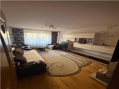 Apartament 4 camere etaj 2 zona Tudor cu garaj, mobilat si utilat.